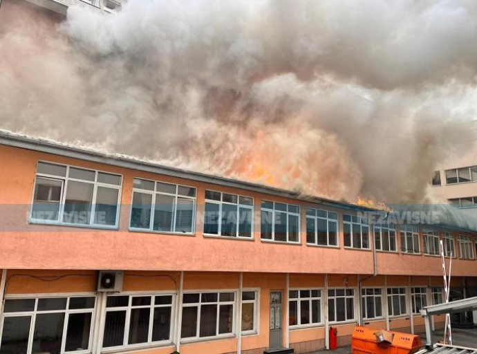 Požar u centru Banjaluke: Gori zgrada &quot;Elektrokrajine&quot;, ugrožen hotel &quot;Bosna&quot;